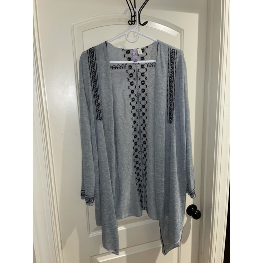 Francesca’s Embroidered Open Front Cardigan - Picture 2 of 5